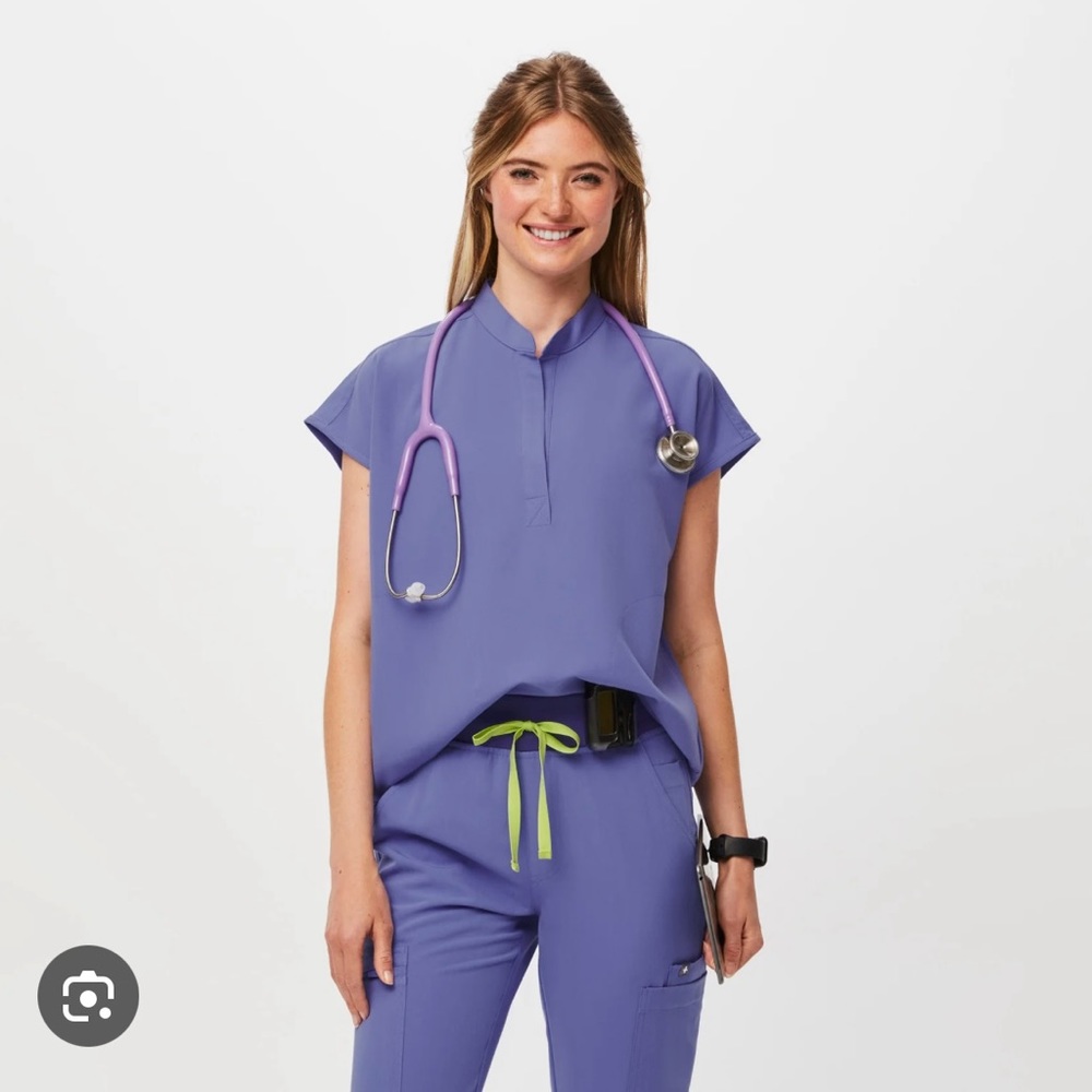 FIGS RAFAELA SCRUB TOP